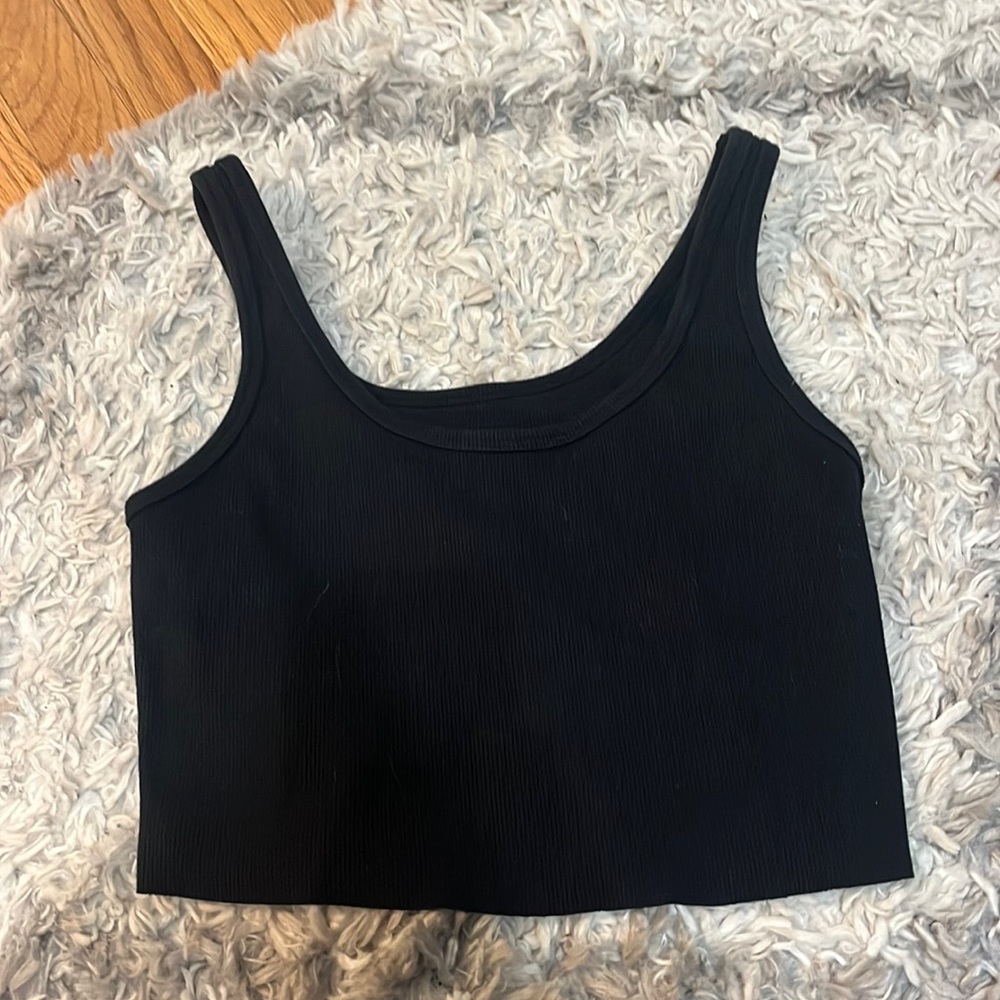 Black cropped tank top